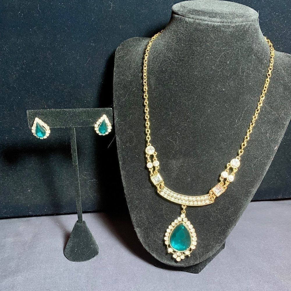 Fashion Jewelry Set - Necklace and Earrings